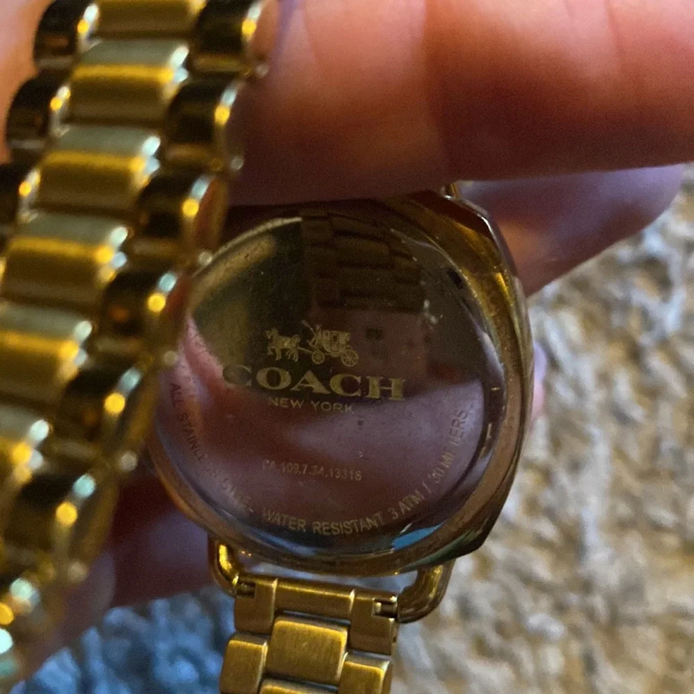 Coach gold watch - Picture 3 of 5